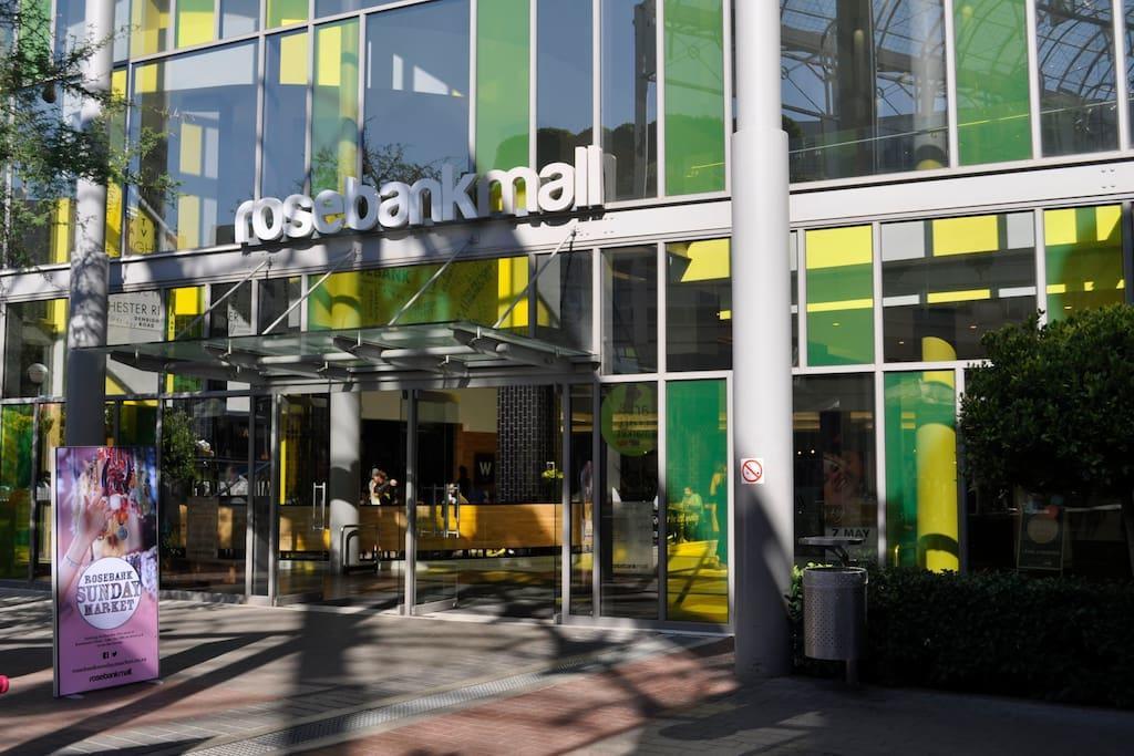Rosebank Accommodation ヨハネスブルグ エクステリア 写真