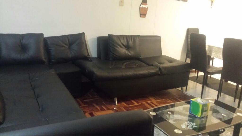 Rosebank Accommodation ヨハネスブルグ エクステリア 写真