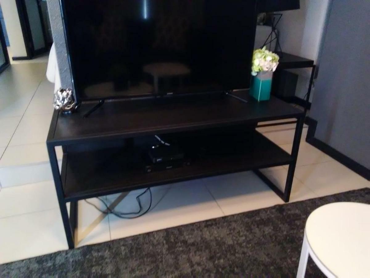 Rosebank Accommodation ヨハネスブルグ エクステリア 写真